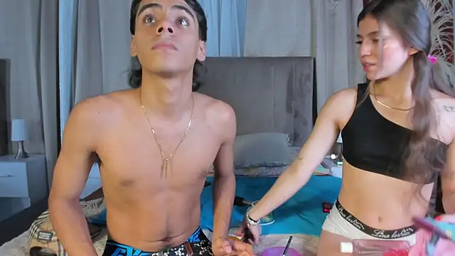 Snapshot of Kendra_and_liam chatting on October 17, 11:57 am Kendra and liam online show from October 17, 11:57 am