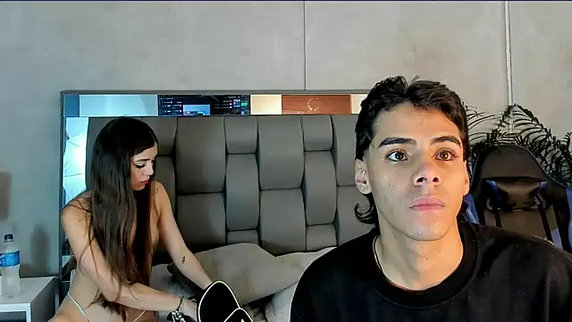 Snapshot of Kendra_and_liam chatting on November 18, 11:58 am Kendra and liam online show from November 18, 11:58 am