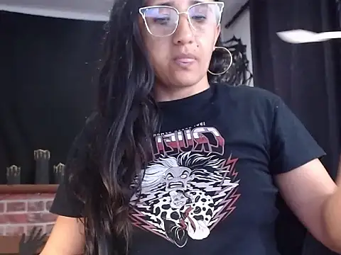 Lucyy Naugthy online show from October 20, 12:27 pm