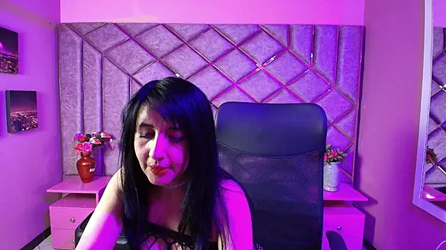 Snapshot of Agatha_Leon_ chatting on November 14, 7:45 pm Agatha Leon online show from November 14, 7:45 pm