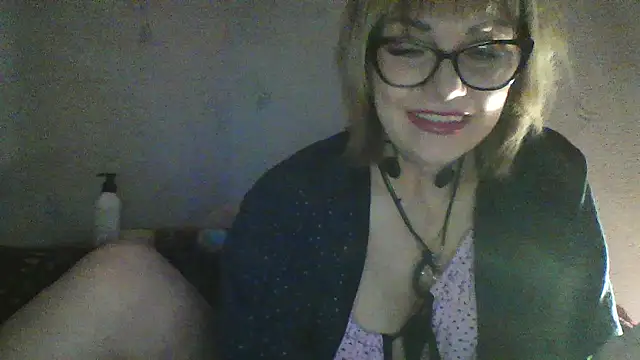 Snapshot of Lia_Ray chatting on February 13, 8:49 pm Lia Ray online show from February 13, 8:49 pm