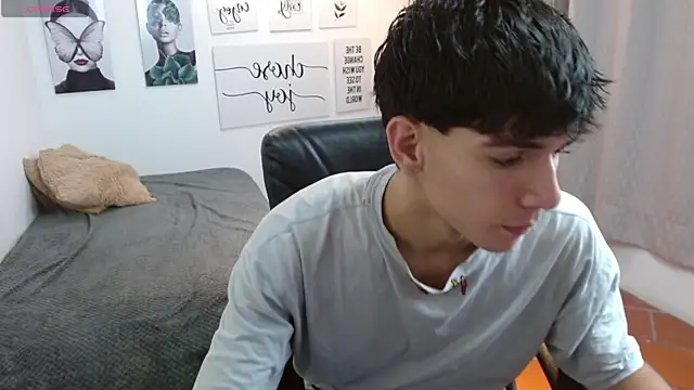 Snapshot of AmethystShadow17 chatting on October 25, 12:56 pm AmethystShadow17 online show from October 25, 12:56 pm