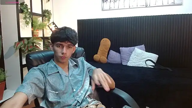 Snapshot of AmethystShadow17 chatting on October 26, 12:55 pm AmethystShadow17 online show from October 26, 12:55 pm