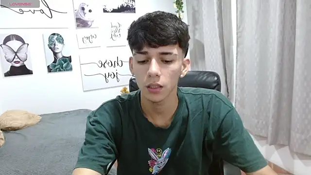 Snapshot of AmethystShadow17 chatting on October 29, 3:47 pm AmethystShadow17 online show from October 29, 3:47 pm