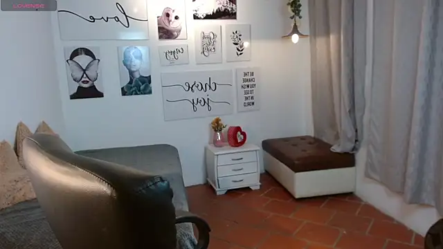 Snapshot of AmethystShadow17 chatting on November 1, 7:27 pm AmethystShadow17 online show from November 1, 7:27 pm