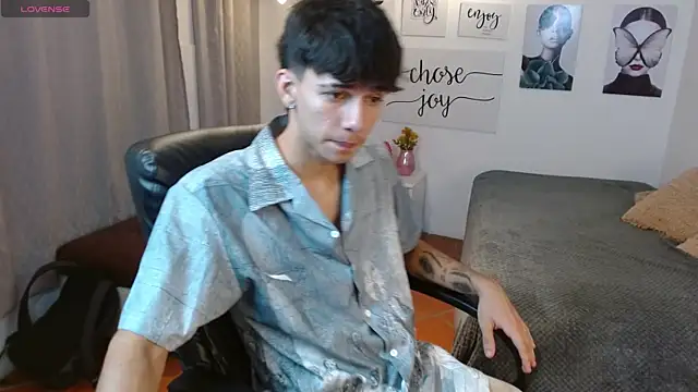 Snapshot of AmethystShadow17 chatting on November 6, 3:57 pm AmethystShadow17 online show from November 6, 3:57 pm