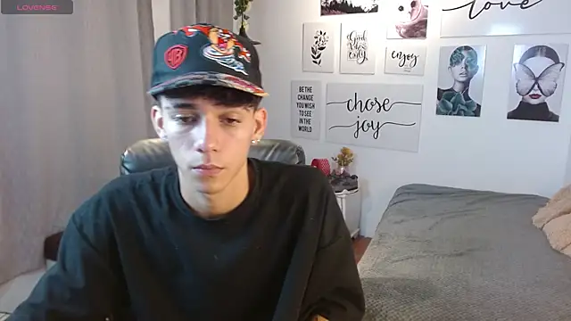 Snapshot of AmethystShadow17 chatting on November 7, 5:46 pm AmethystShadow17 online show from November 7, 5:46 pm