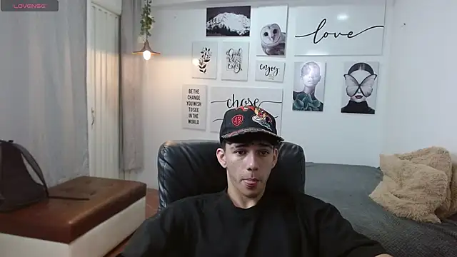 Snapshot of AmethystShadow17 chatting on November 12, 3:56 pm AmethystShadow17 online show from November 12, 3:56 pm