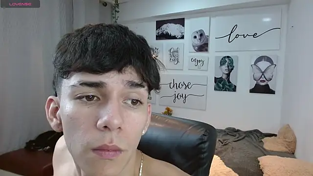 Snapshot of AmethystShadow17 chatting on November 24, 3:45 pm AmethystShadow17 online show from November 24, 3:45 pm