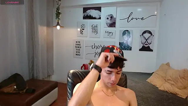 Snapshot of AmethystShadow17 chatting on November 25, 3:45 pm AmethystShadow17 online show from November 25, 3:45 pm