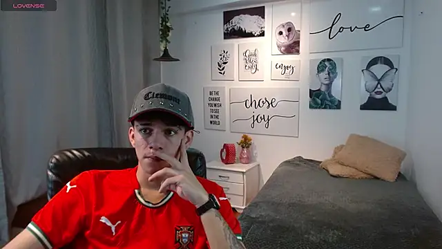 Snapshot of AmethystShadow17 chatting on December 2, 4:13 pm AmethystShadow17 online show from December 2, 4:13 pm