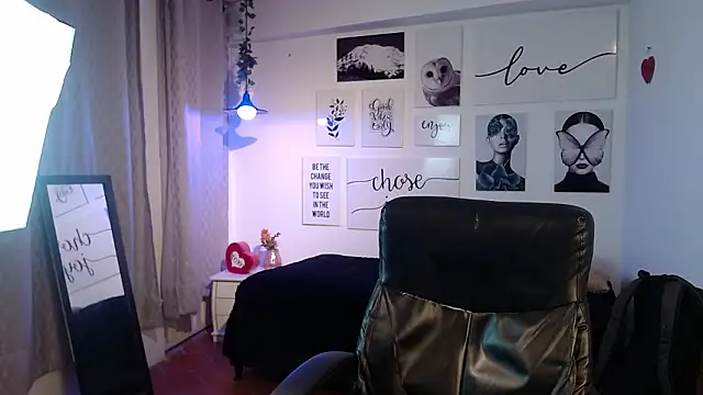 AmethystShadow17 online show from March 18, 8:12 pm