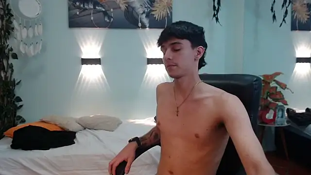 AmethystShadow17 online show from April 4, 3:53 pm