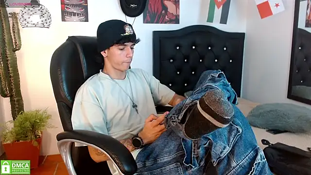 AmethystShadow17 online show from July 15, 3:34 am