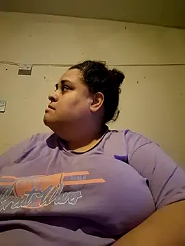 Snapshot of BigBusty_VoluptuousMilfX chatting on December 15, 8:13 pm BigBusty VoluptuousMilfX online show from December 15, 8:13 pm