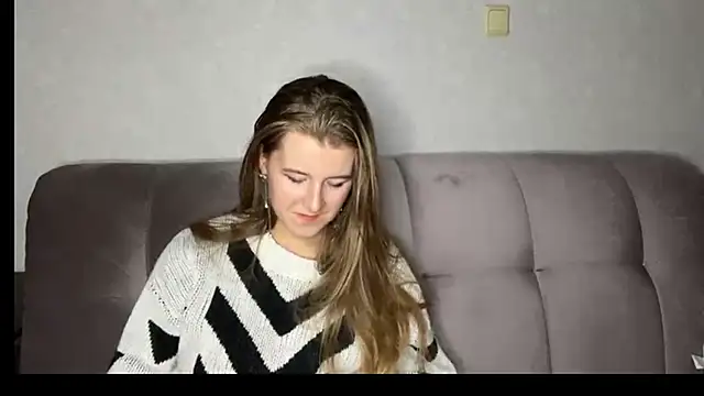 AnnamariaVieu online show from December 4, 7:44 pm