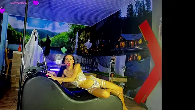 Snapshot of Zakura_hot_25 chatting on October 17, 4:15 am Zakura hot 25 online show from October 17, 4:15 am