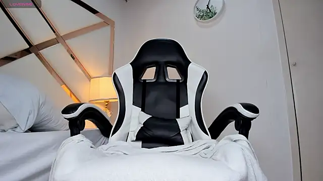 Justin valverde online show from April 7, 7:47 pm