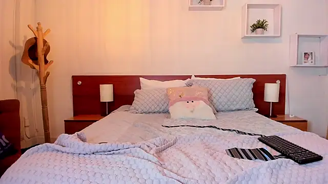 Snapshot of Cat__Moon__ chatting on November 21, 9:02 pm Cat Moon online show from November 21, 9:02 pm