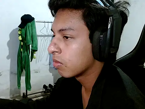 Snapshot of Collucci chatting on December 21, 2:51 am Collucci online show from December 21, 2:51 am