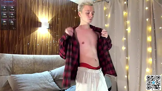 Snapshot of Logan_mett chatting on January 6, 8:23 pm Logan mett online show from January 6, 8:23 pm