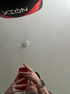 Zoe fire online show from December 15, 11:25 am