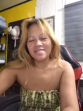 CockBiter83 online show from April 16, 12:44 am