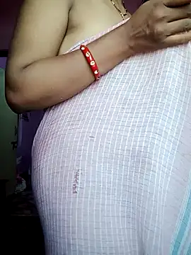 Snapshot of Juhi512 chatting on November 4, 4:11 am Juhi512 online show from November 4, 4:11 am