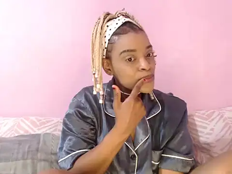 fifiqueen25 online show from October 26, 2:34 pm