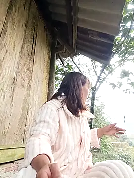 Snapshot of Nguyet2k4 chatting on December 5, 1:14 am Nguyet2k4 online show from December 5, 1:14 am