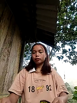 Snapshot of Nguyet2k4 chatting on December 19, 1:34 am Nguyet2k4 online show from December 19, 1:34 am