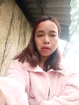 Snapshot of Nguyet2k4 chatting on February 1, 1:37 am Nguyet2k4 online show from February 1, 1:37 am