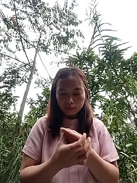 Snapshot of Nguyet2k4 chatting on February 11, 12:04 am Nguyet2k4 online show from February 11, 12:04 am