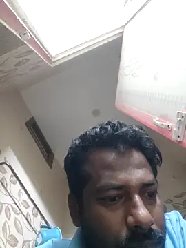 Snapshot of Vickyins480000 chatting on February 6, 12:37 am Vickyins480000 online show from February 6, 12:37 am