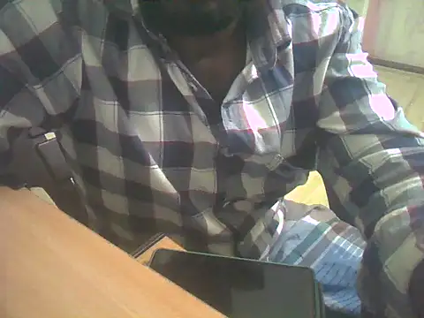 Snapshot of Vickyins480000 chatting on February 7, 4:11 pm Vickyins480000 online show from February 7, 4:11 pm