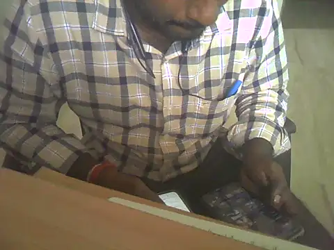 Snapshot of Vickyins480000 chatting on February 23, 7:39 am Vickyins480000 online show from February 23, 7:39 am