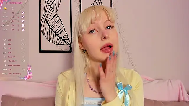 Snapshot of AdeleSilver chatting on November 26, 2:12 am AdeleSilver online show from November 26, 2:12 am