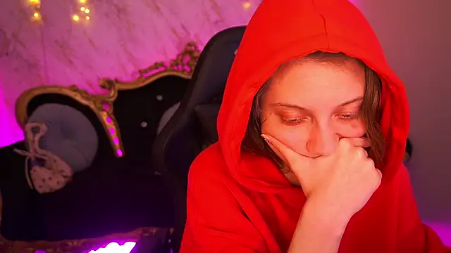 Snapshot of CuteeFoxy chatting on January 14, 2:33 pm CuteeFoxy online show from January 14, 2:33 pm