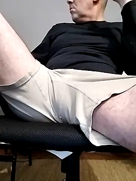 nicolaspgarnier online show from October 18, 12:02 am