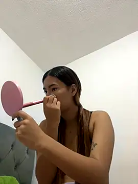 Snapshot of kittyrush_ chatting on November 29, 1:19 am kittyrush online show from November 29, 1:19 am