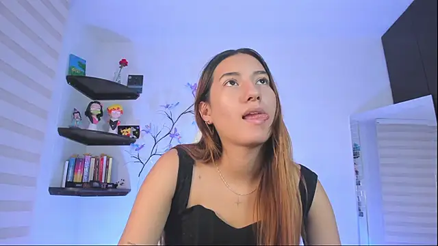 Snapshot of kittyrush_ chatting on December 1, 7:02 am kittyrush online show from December 1, 7:02 am