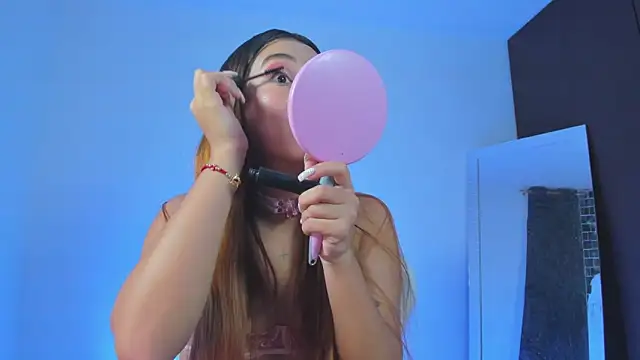 Snapshot of kittyrush_ chatting on December 19, 11:34 pm kittyrush online show from December 19, 11:34 pm