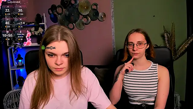 Snapshot of evalora_vei chatting on November 8, 8:18 pm evalora vei online show from November 8, 8:18 pm