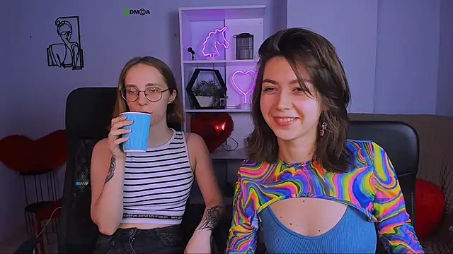 Snapshot of evalora_vei chatting on November 12, 1:11 pm evalora vei online show from November 12, 1:11 pm