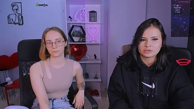 Snapshot of evalora_vei chatting on November 13, 8:19 pm evalora vei online show from November 13, 8:19 pm