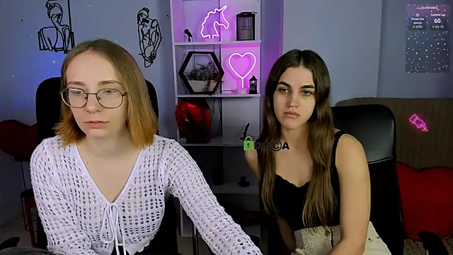 Snapshot of evalora_vei chatting on December 2, 1:17 pm evalora vei online show from December 2, 1:17 pm