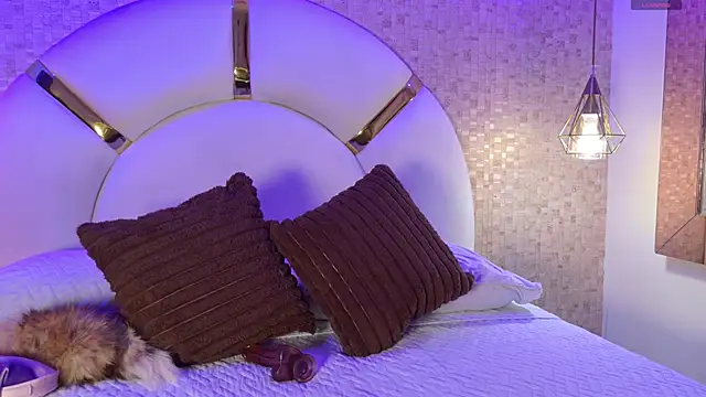 Snapshot of emmy_rose25 chatting on October 25, 11:51 am emmy rose25 online show from October 25, 11:51 am