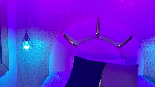 Snapshot of emmy_rose25 chatting on January 8, 7:38 pm emmy rose25 online show from January 8, 7:38 pm