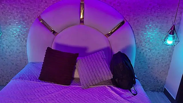 Snapshot of emmy_rose25 chatting on February 1, 11:42 am emmy rose25 online show from February 1, 11:42 am