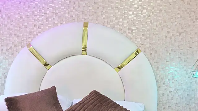 Snapshot of emmy_rose25 chatting on February 11, 11:37 am emmy rose25 online show from February 11, 11:37 am